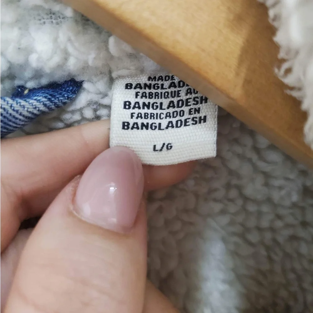 Levi's Men's Vintage Fit Trucker Jacket - Picture 12 of 12